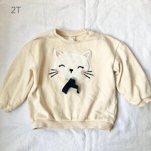 🪴5/$30 H&M 2T Cream Cat Soft Fuzzy Crewneck Sweatshirt Warm Girls Toddler